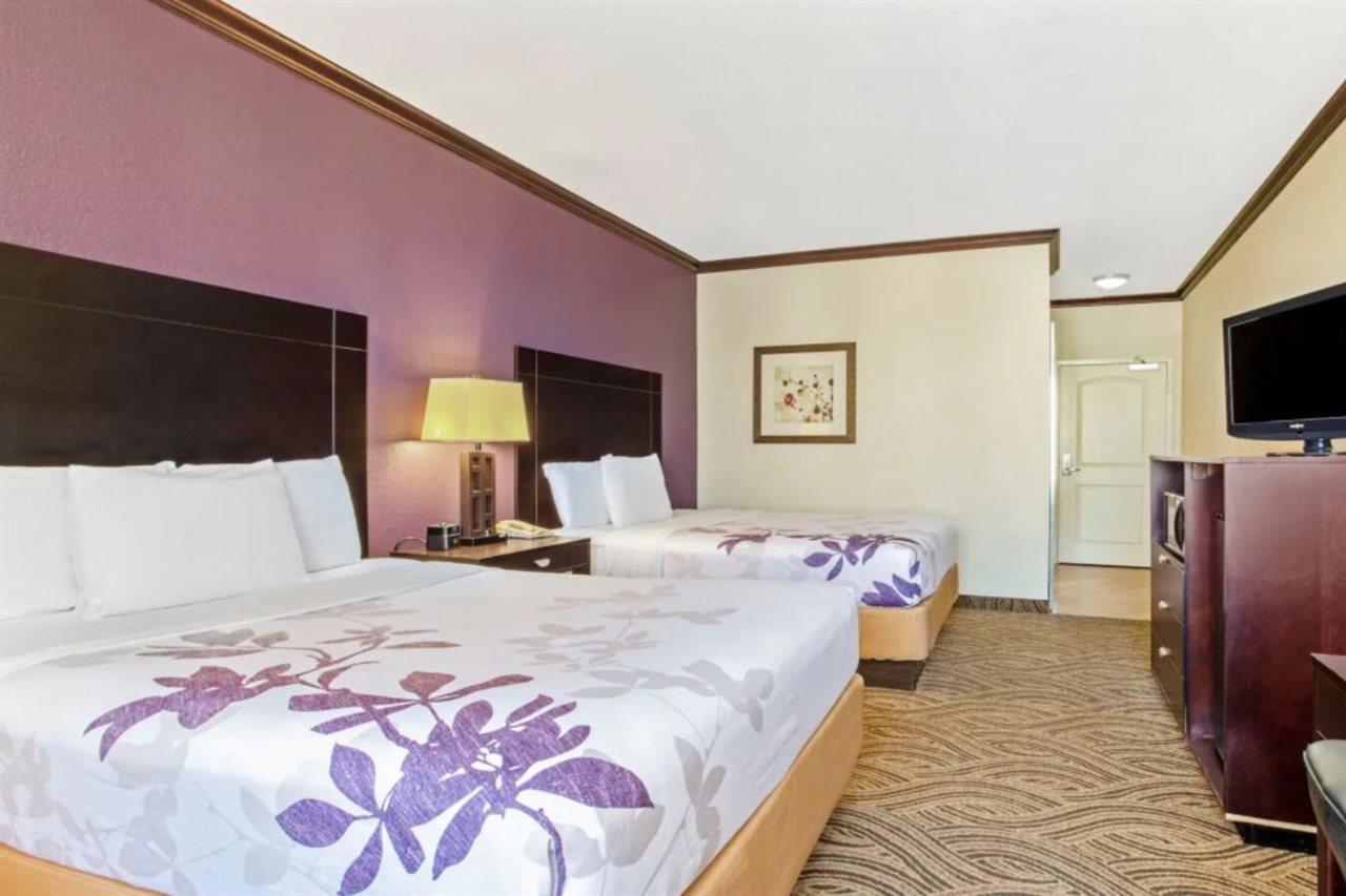 La Quinta Inn & Suites By Wyndham Ft Worth-Burleson Esterno foto