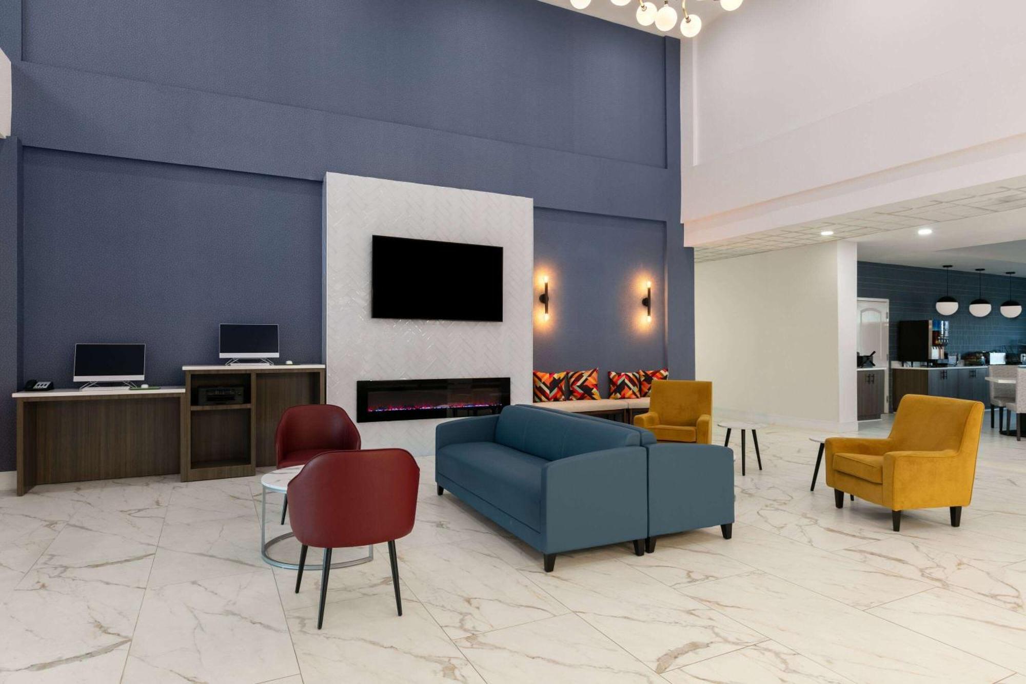 La Quinta Inn & Suites By Wyndham Ft Worth-Burleson Esterno foto