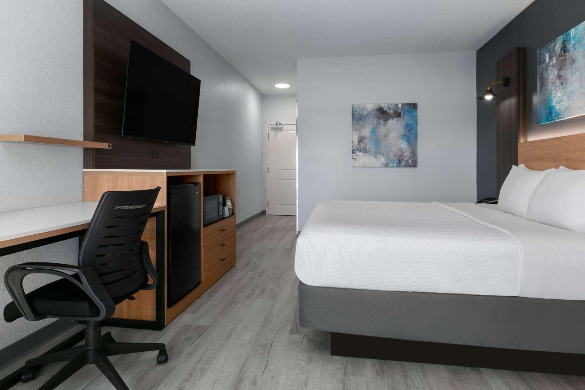 La Quinta Inn & Suites By Wyndham Ft Worth-Burleson Esterno foto