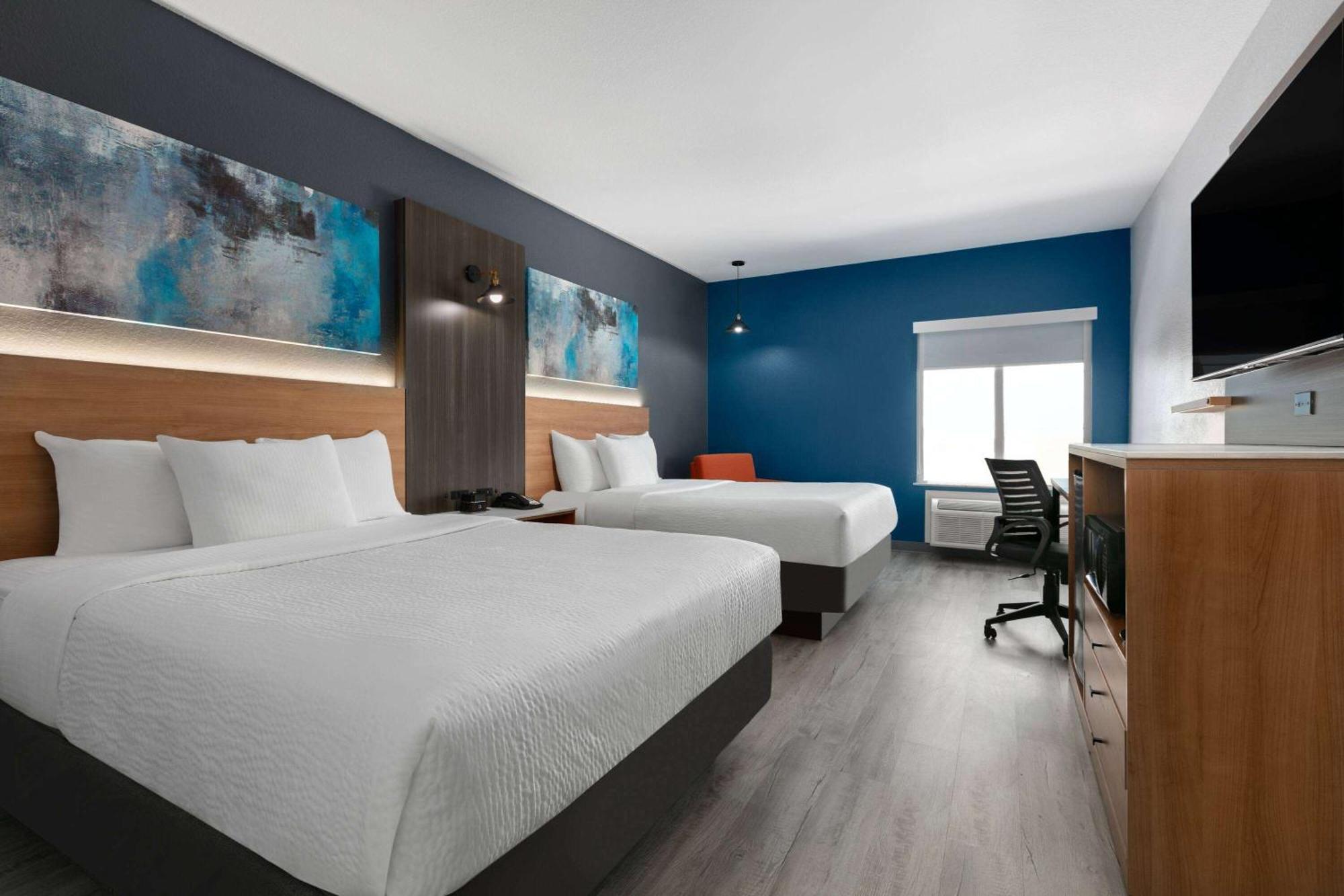 La Quinta Inn & Suites By Wyndham Ft Worth-Burleson Esterno foto