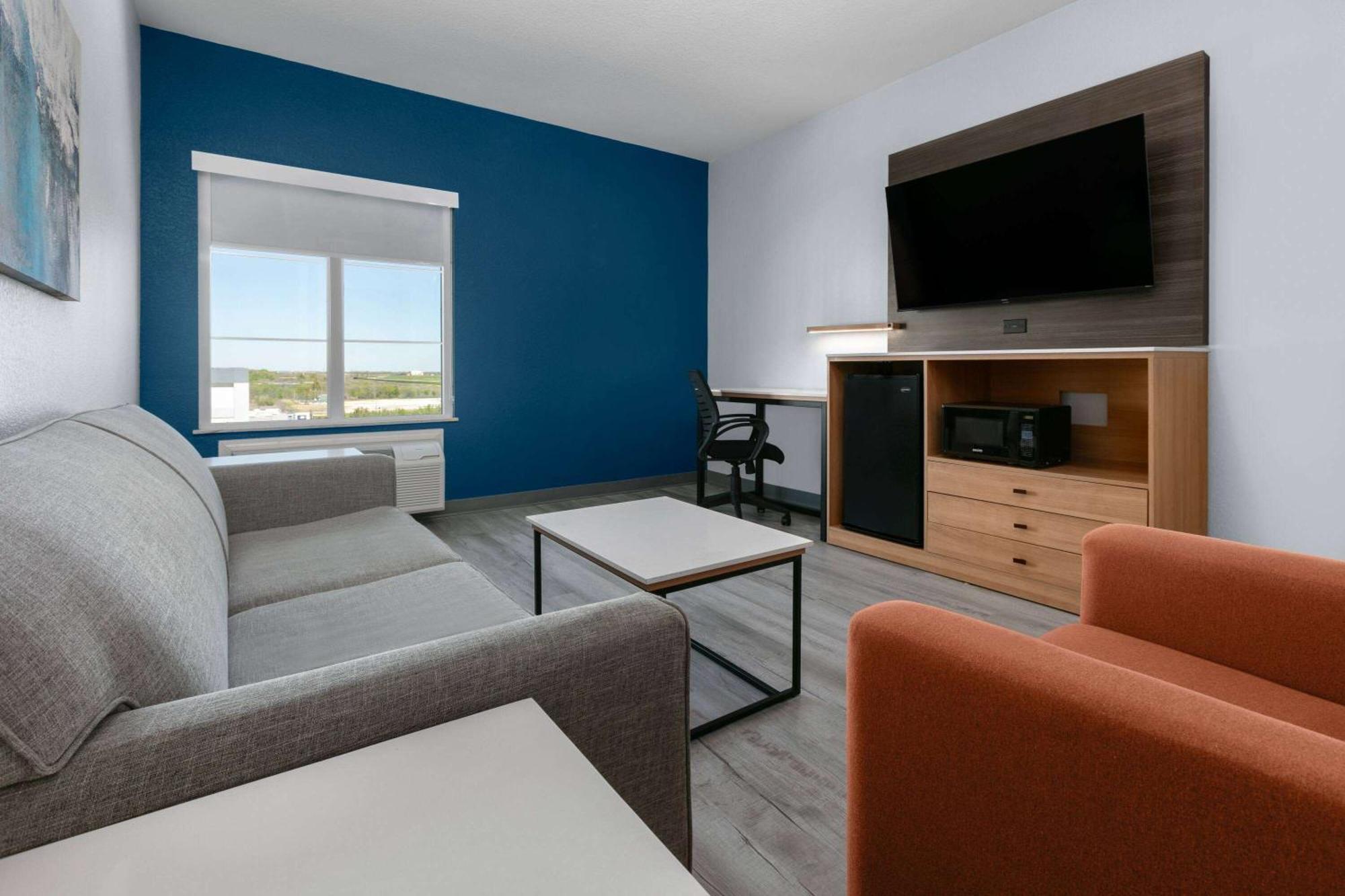 La Quinta Inn & Suites By Wyndham Ft Worth-Burleson Esterno foto