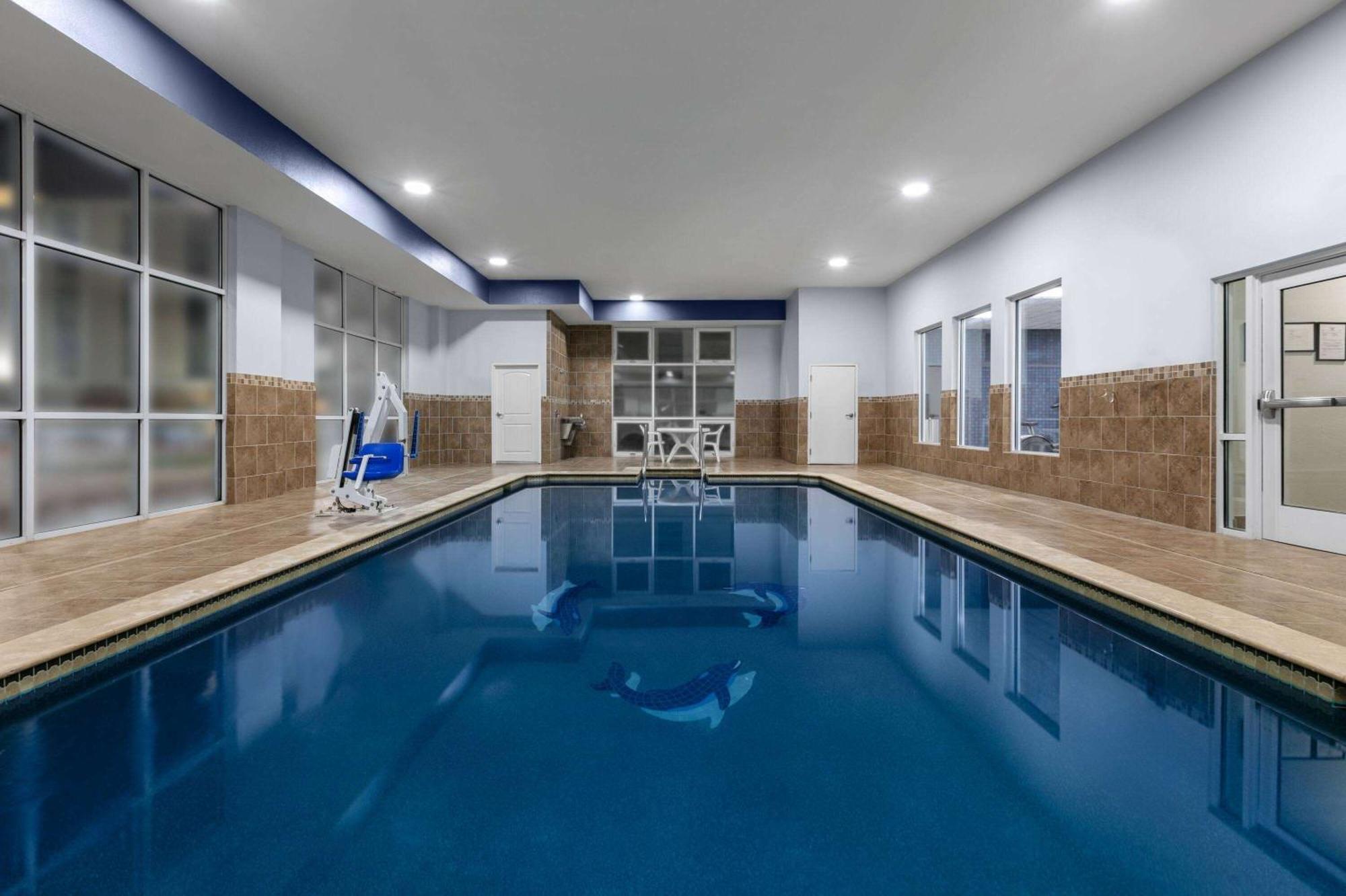 La Quinta Inn & Suites By Wyndham Ft Worth-Burleson Esterno foto