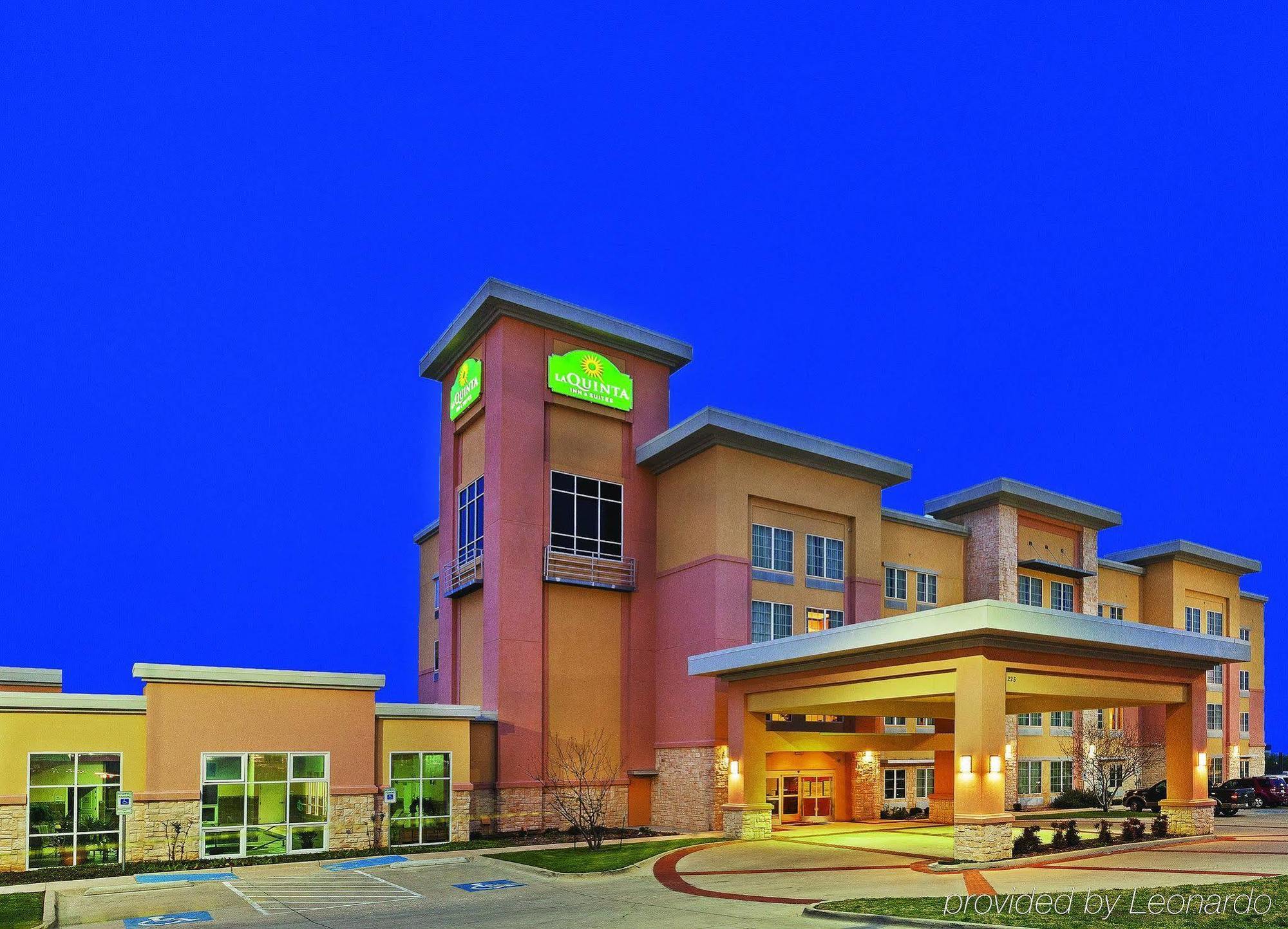 La Quinta Inn & Suites By Wyndham Ft Worth-Burleson Esterno foto